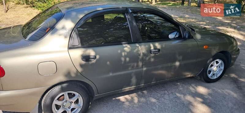 Хэтчбек Daewoo Lanos 2003 в Днепре