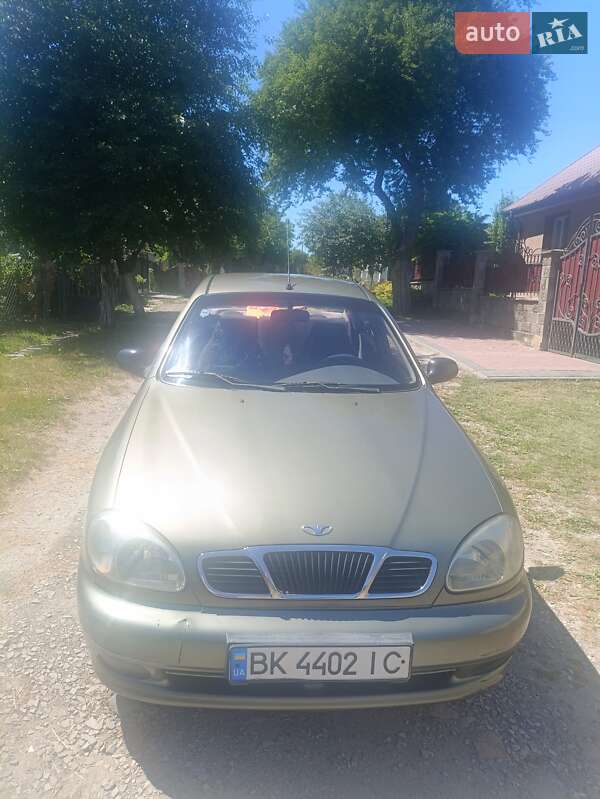 Седан Daewoo Lanos 2003 в Ровно