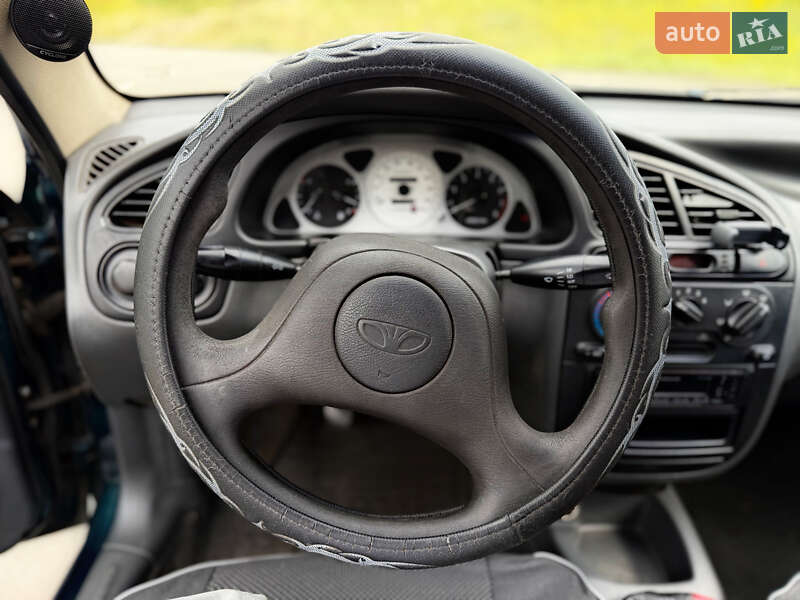Седан Daewoo Lanos 2003 в Киеве