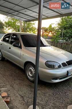 Седан Daewoo Lanos 2002 в Вознесенске