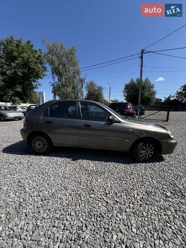 Хетчбек Daewoo Lanos 2001 в Дергачах