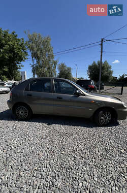 Хэтчбек Daewoo Lanos 2001 в 
