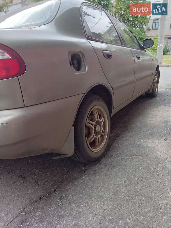Седан Daewoo Lanos 2004 в Дніпрі