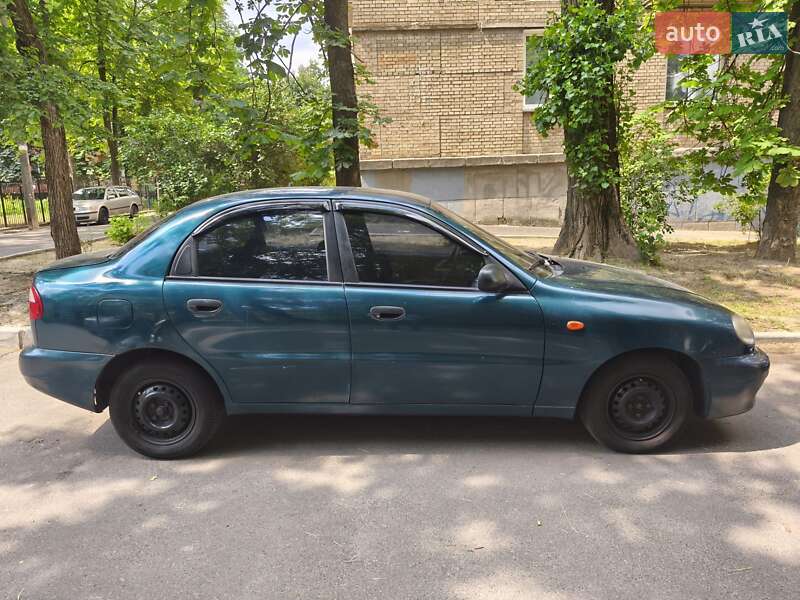 Седан Daewoo Lanos 2002 в Києві