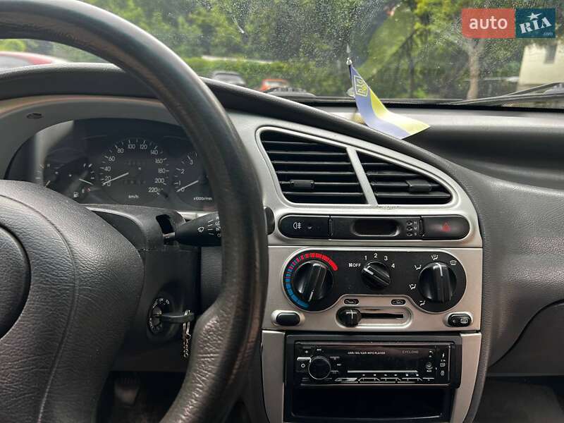 Седан Daewoo Lanos 2003 в Києві