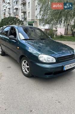 Седан Daewoo Lanos 2001 в Харькове