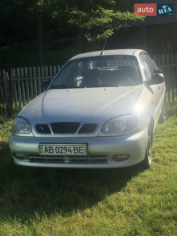 Седан Daewoo Lanos 2004 в Вижниці