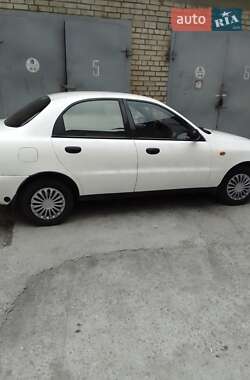 Седан Daewoo Lanos 1998 в 