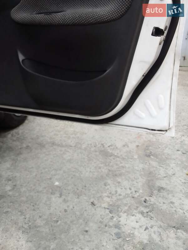 Седан Daewoo Lanos 1998 в Днепре