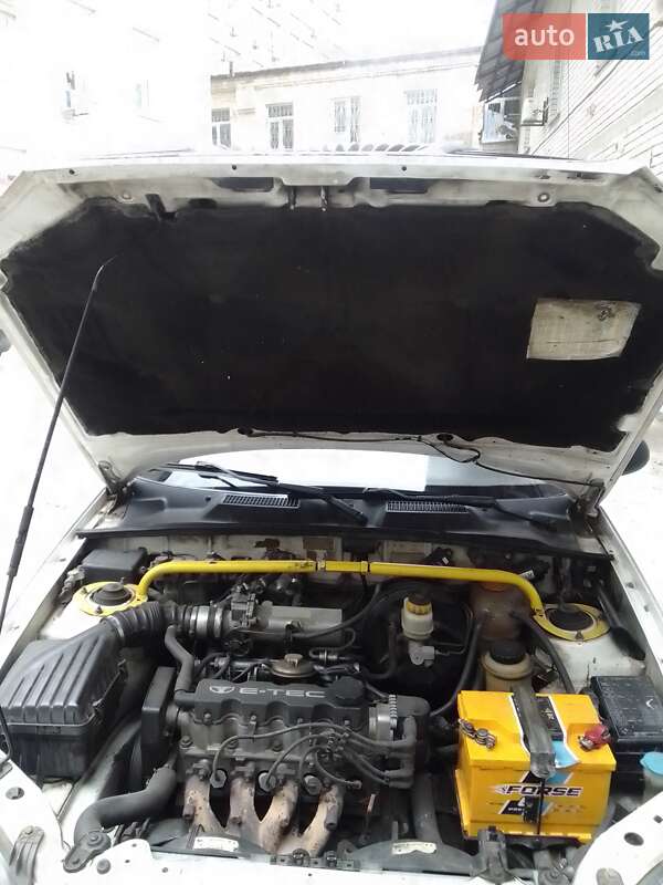 Седан Daewoo Lanos 1998 в Днепре