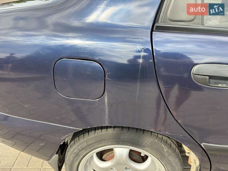 Седан Daewoo Lanos 2003 в Киеве