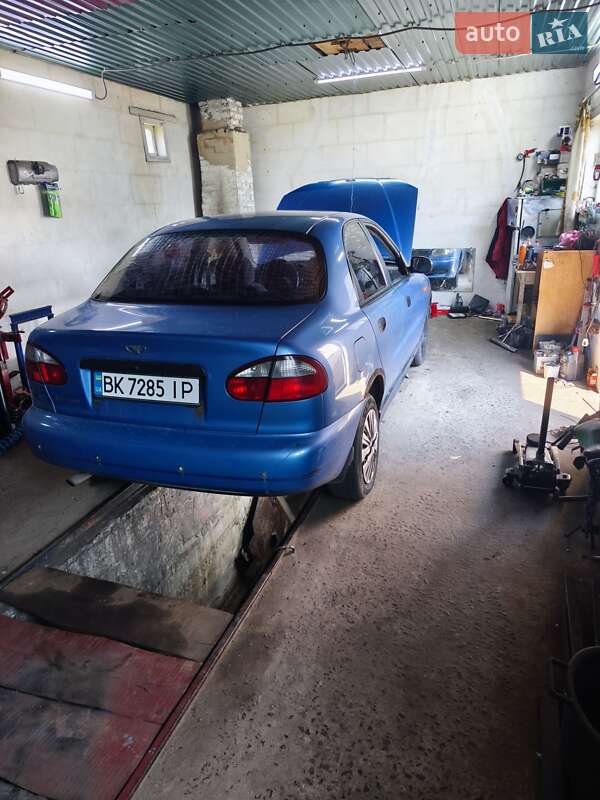 Седан Daewoo Lanos 2006 в Вараші