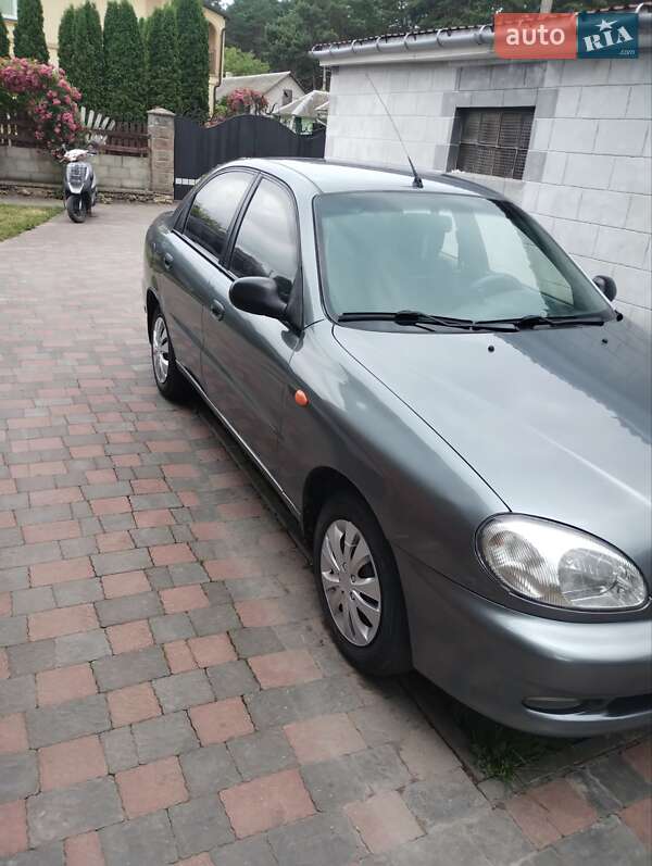 Седан Daewoo Lanos 2008 в Кременце