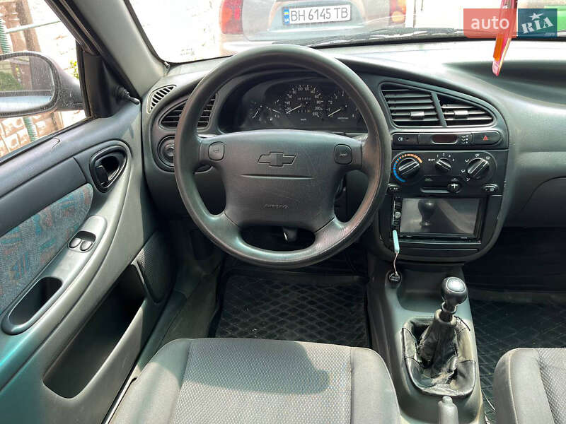 Седан Daewoo Lanos 2005 в Дачному