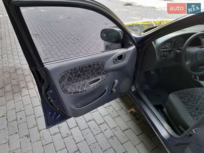 Седан Daewoo Lanos 2003 в Кременце