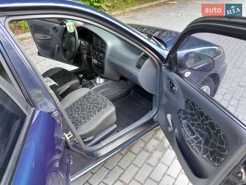 Седан Daewoo Lanos 2003 в Кременце