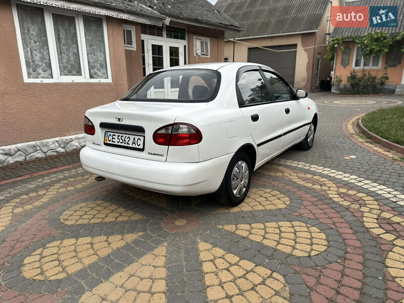 Седан Daewoo Lanos 2006 в Хотині