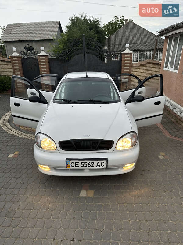 Седан Daewoo Lanos 2006 в Хотині