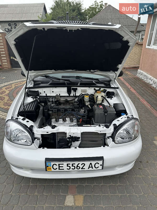 Седан Daewoo Lanos 2006 в Хотині