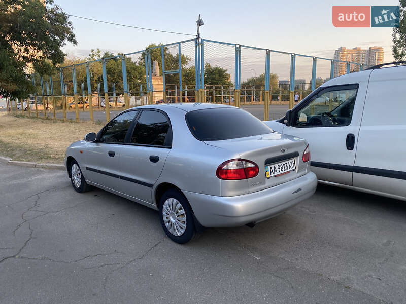 Седан Daewoo Lanos 2003 в Києві