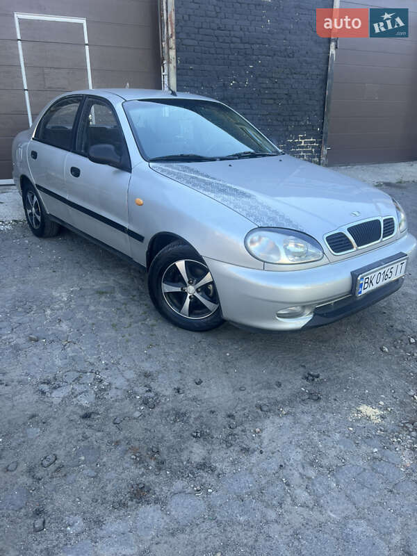Седан Daewoo Lanos 2003 в Рівному