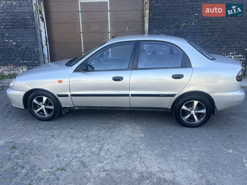 Седан Daewoo Lanos 2003 в Рівному