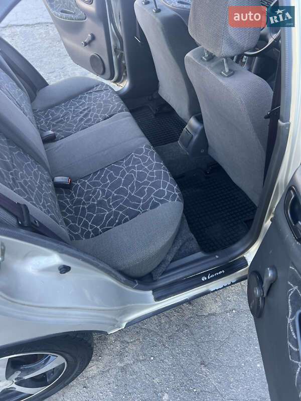 Седан Daewoo Lanos 2003 в Рівному