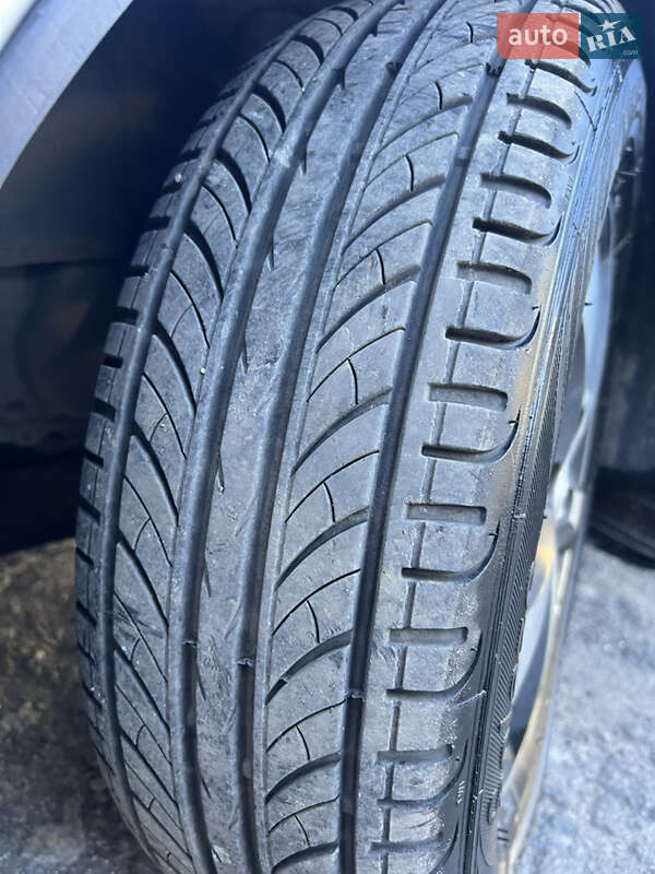 Седан Daewoo Lanos 2003 в Рівному