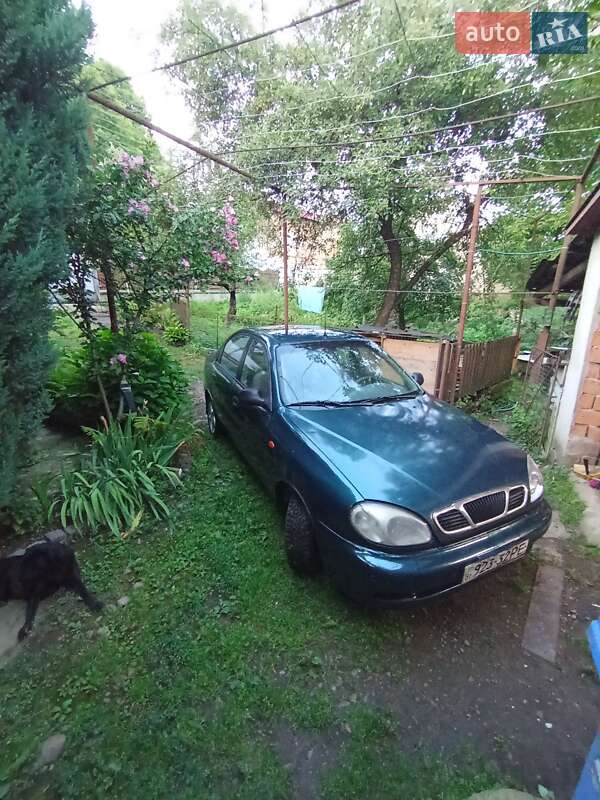Седан Daewoo Lanos 2004 в Хусте