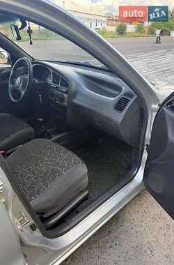 Седан Daewoo Lanos 2004 в 