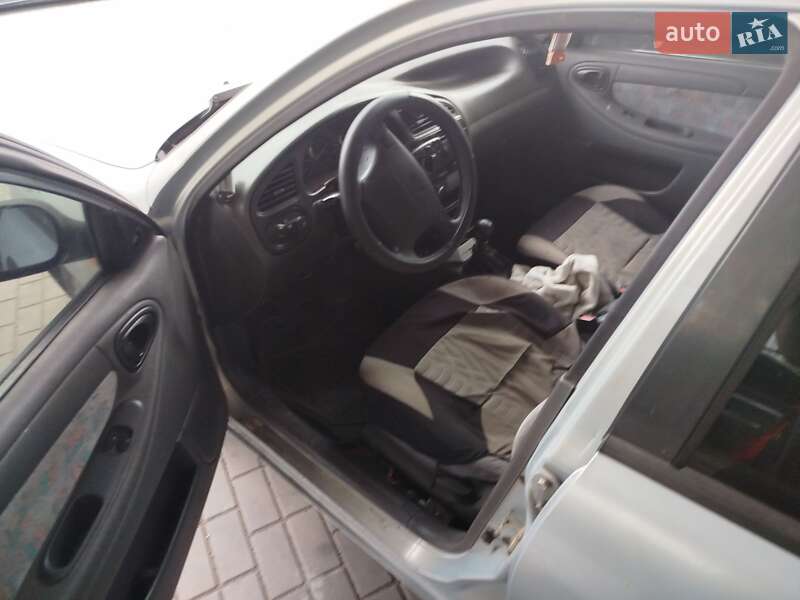 Седан Daewoo Lanos 2005 в Днепре
