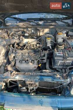 Седан Daewoo Lanos 2002 в 