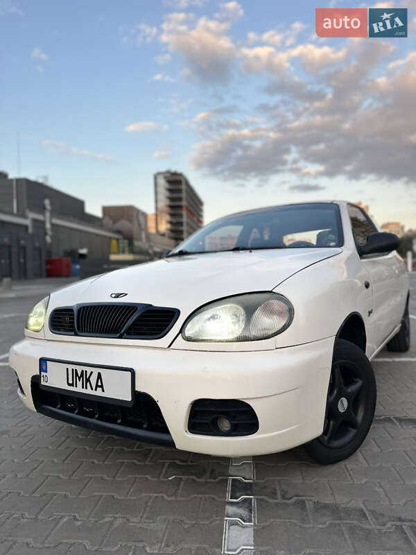Хэтчбек Daewoo Lanos 2002 в Киеве