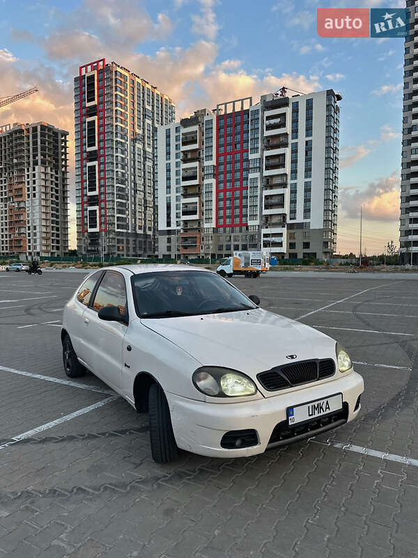 Хэтчбек Daewoo Lanos 2002 в Киеве