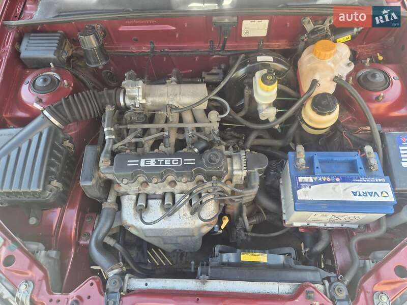 Седан Daewoo Lanos 2004 в Одессе