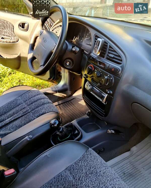 Седан Daewoo Lanos 2003 в Днепре