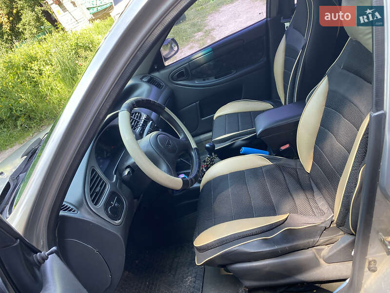 Седан Daewoo Lanos 2000 в Каменском