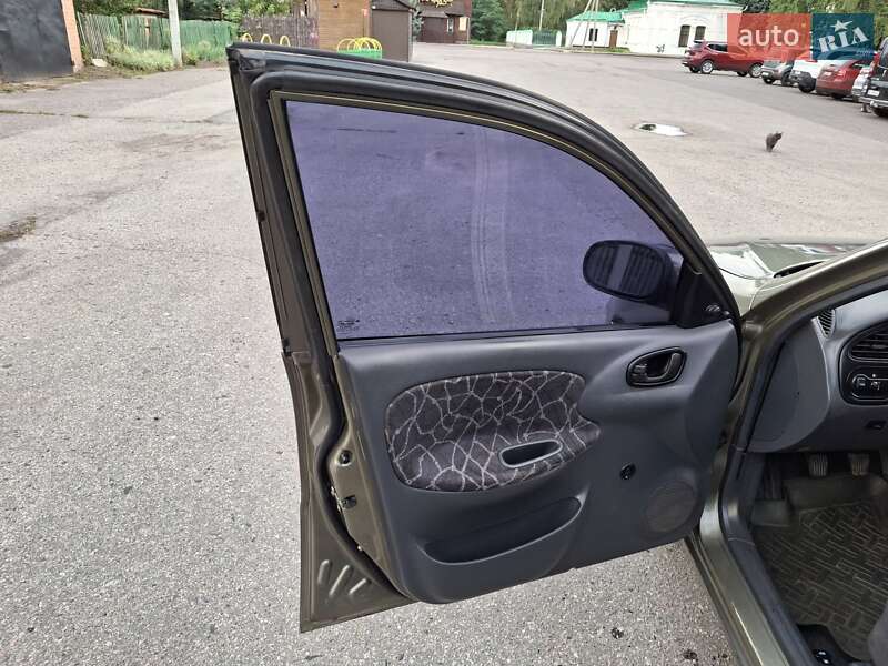 Седан Daewoo Lanos 2003 в Полтаве