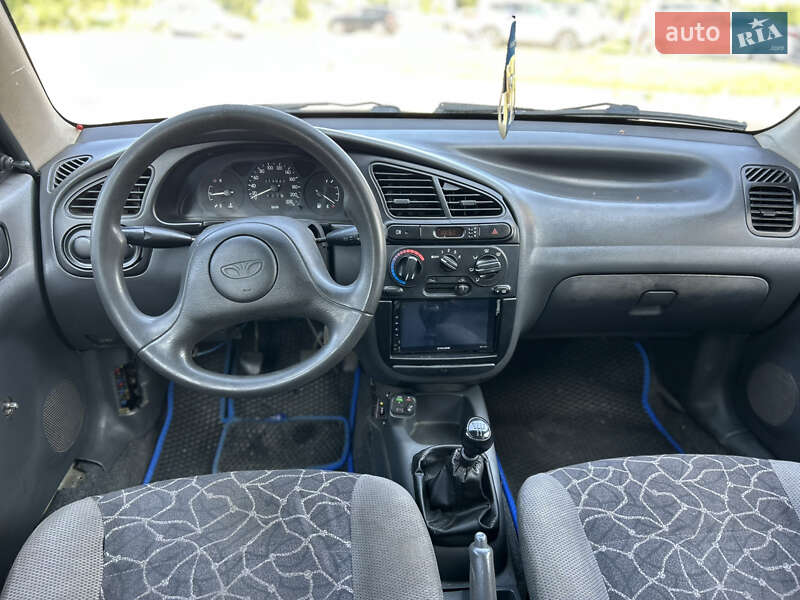 Седан Daewoo Lanos 2004 в Ровно