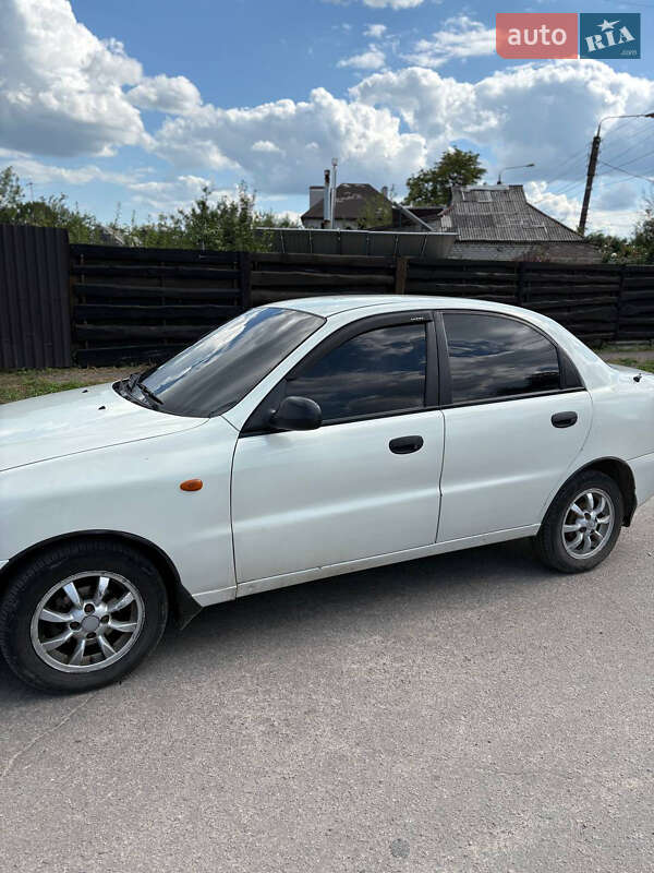 Daewoo Lanos 2001