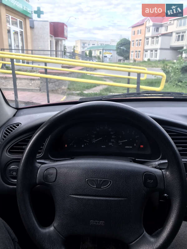 Седан Daewoo Lanos 2006 в Монастирищеві