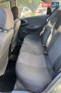 Седан Daewoo Lanos 2004 в 