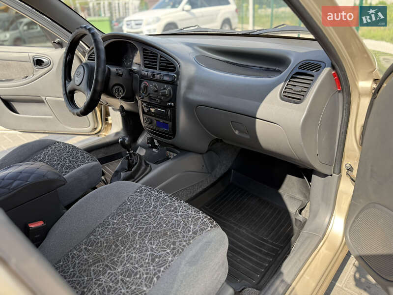 Седан Daewoo Lanos 2011 в Дніпрі