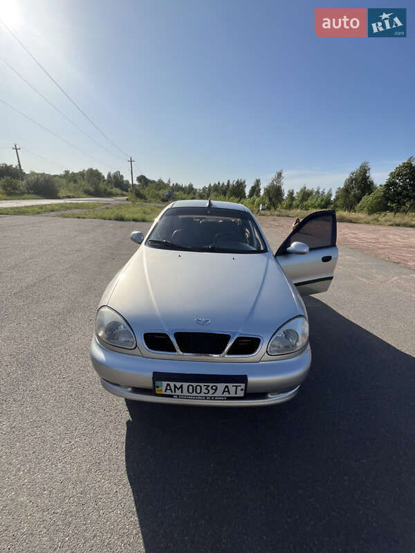 Седан Daewoo Lanos 2005 в Коростене