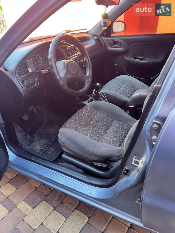 Седан Daewoo Lanos 2008 в Глухове