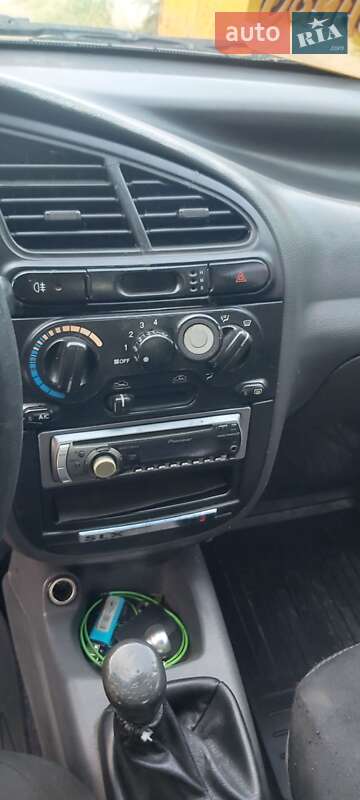 Седан Daewoo Lanos 2004 в Дрогобыче