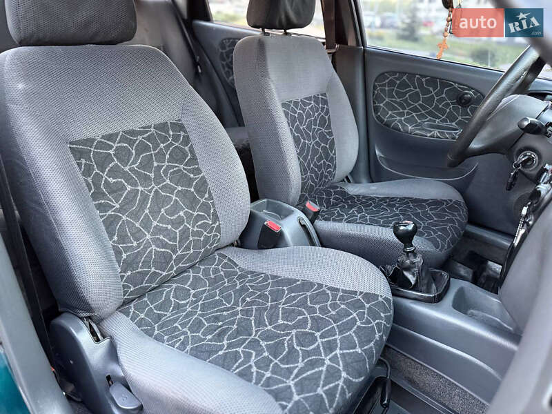 Седан Daewoo Lanos 2004 в Харькове
