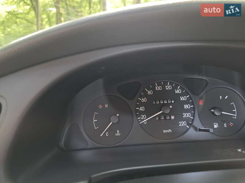 Седан Daewoo Lanos 2003 в Львове