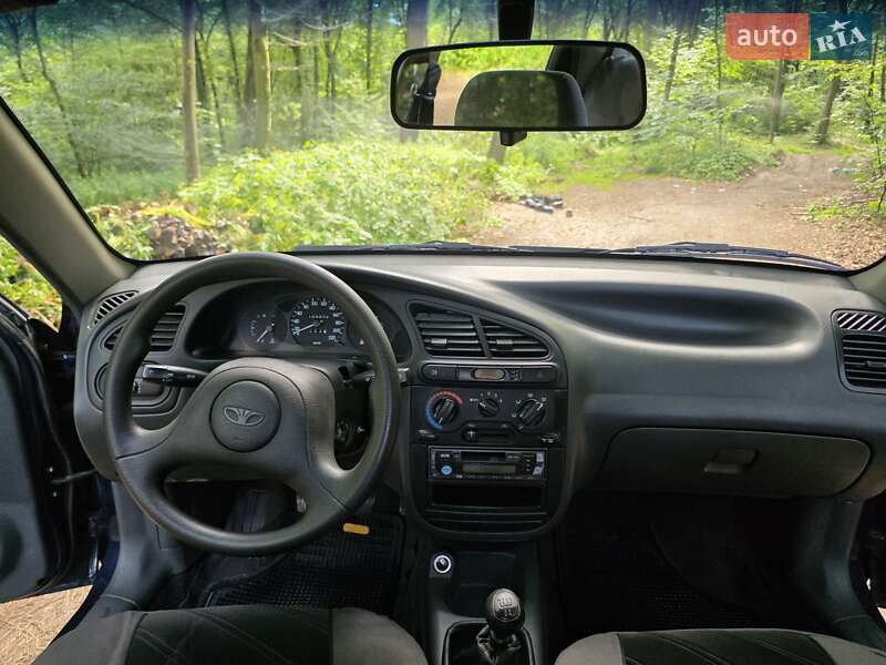 Седан Daewoo Lanos 2003 в Львове