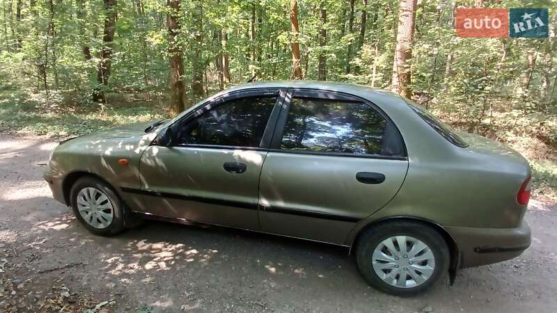 Седан Daewoo Lanos 2004 в Знаменке